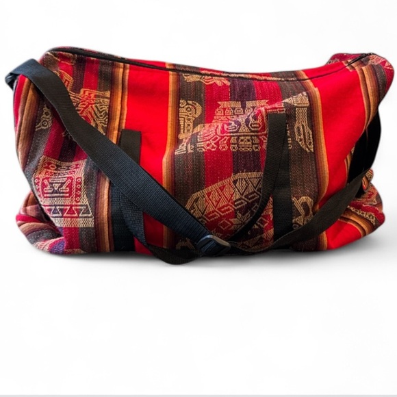 Artisan Peruvian or Andean Designed Red Multi Llama Aguayo Duffel Bag NWOT - Picture 11 of 12